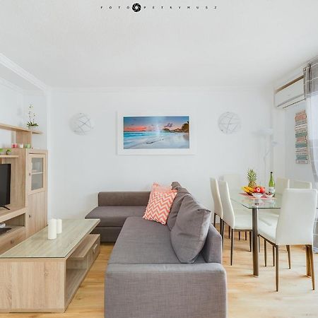 Apartment With Pool & Balcony Less Than 10Min Walk To La Mata Beach! Torrevieja Dış mekan fotoğraf