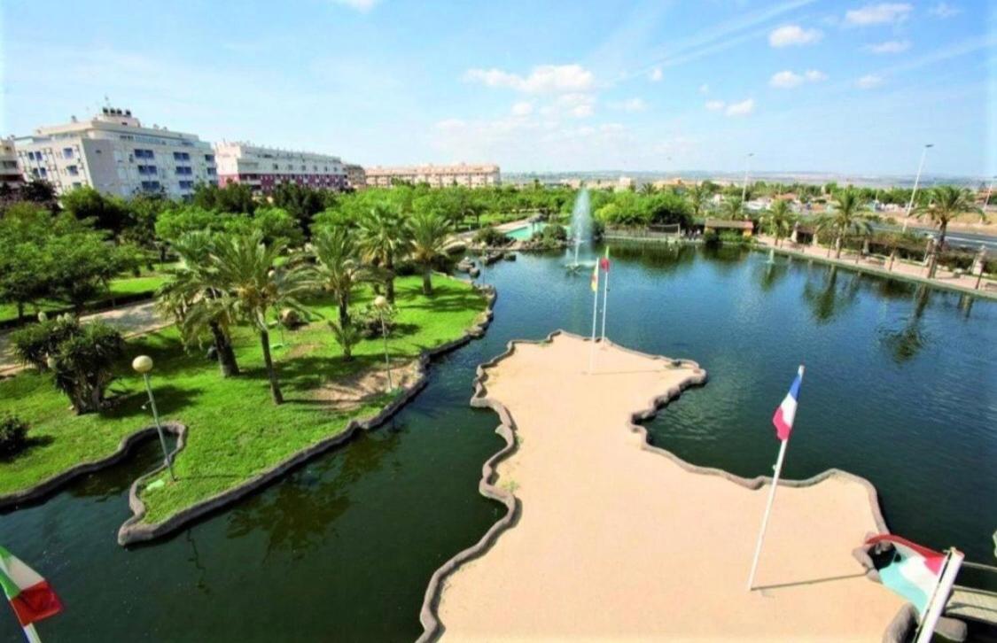 Apartment With Pool & Balcony Less Than 10Min Walk To La Mata Beach! Torrevieja Dış mekan fotoğraf